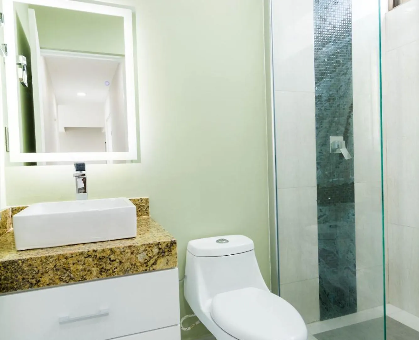 Palmarena Rooms & Residences - Long Stay Comfort With Parking, Sauna, Gym & Pool - Steps From 5Th Avenue Playa del Carmen 3*,  México