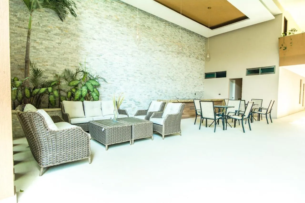 *** Hotel Palmarena Rooms & Residences - Long Stay Comfort With Parking, Sauna, Gym & Pool - Steps From 5Th Avenue Playa del Carmen Messico